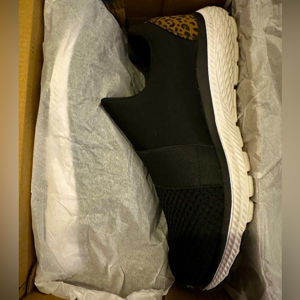 Slip on Tennis Shoes, size 8